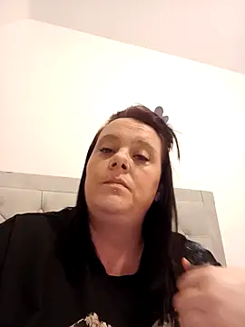 Snapshot of louisa36 chatting on March 3, 9:31 pm louisa36 online show from March 3, 9:31 pm