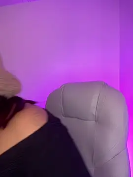 Snapshot of Wen_01 chatting on February 12, 11:27 am Wen 01 online show from February 12, 11:27 am