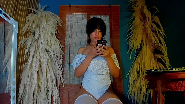 Snapshot of sophia_storm01 chatting on February 12, 1:28 pm sophia storm01 online show from February 12, 1:28 pm