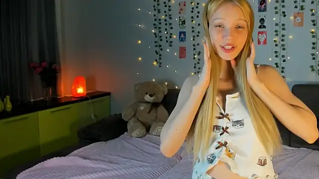 Kiracute18 online show from April 24, 4:53 pm