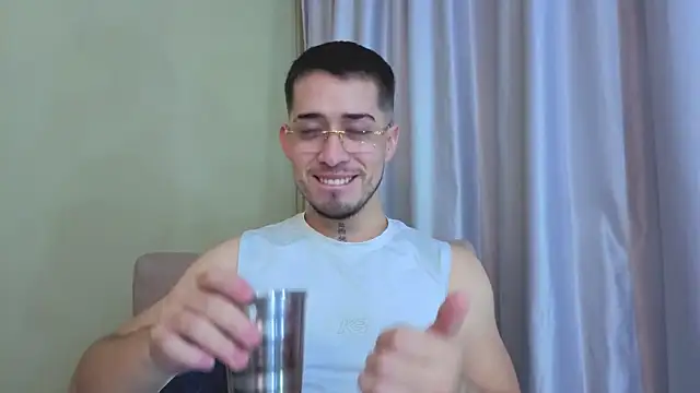 Snapshot of Tommas_Jhonson chatting on July 10, 12:19 pm Tommas Jhonson online show from July 10, 12:19 pm