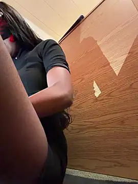 Snapshot of LadyKitsune chatting on February 13, 7:59 am LadyKitsune online show from February 13, 7:59 am