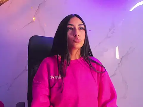 TiffanyDream8 online show from February 18, 9:44 pm