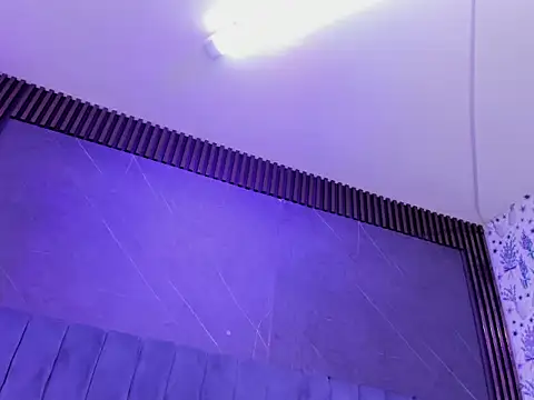 TiffanyDream8 online show from April 12, 10:15 pm