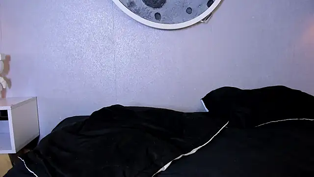 Snapshot of Kloe_skinny chatting on February 8, 12:30 pm Kloe skinny online show from February 8, 12:30 pm