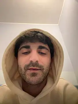 Snapshot of elia2711 chatting on February 13, 5:31 pm elia2711 online show from February 13, 5:31 pm