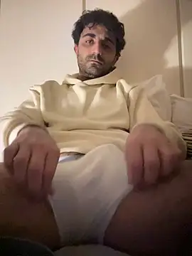 Snapshot of elia2711 chatting on March 3, 12:06 am elia2711 online show from March 3, 12:06 am