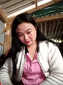 Snapshot of lisn-cute chatting on February 24, 1:03 am lisn-cute online show from February 24, 1:03 am