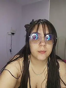 its lauu  online show from February 8, 8:01 pm