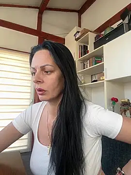 Snapshot of MiriamDelyn chatting on April 23, 2:19 pm MiriamDelyn online show from April 23, 2:19 pm