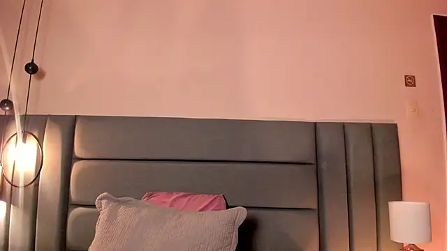 AndraCyruss online show from March 5, 12:28 am