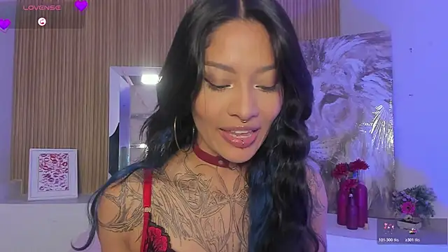 Snapshot of NicoleMonet1 chatting on February 13, 10:28 pm NicoleMonet1 online show from February 13, 10:28 pm