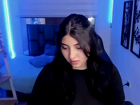 Snapshot of bloom_winxx chatting on February 13, 3:02 am bloom winxx online show from February 13, 3:02 am