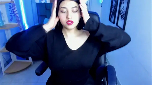 Snapshot of bloom_winxx chatting on February 18, 3:13 am bloom winxx online show from February 18, 3:13 am