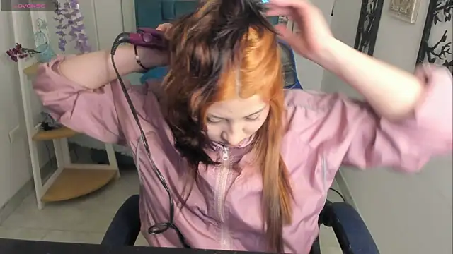 Snapshot of bloom_winxx chatting on February 27, 4:01 am bloom winxx online show from February 27, 4:01 am