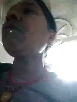 Snapshot of Loomaraj chatting on March 4, 8:37 pm Loomaraj online show from March 4, 8:37 pm