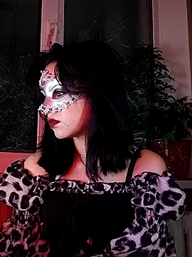 Diamond Doll love online show from February 11, 6:24 pm