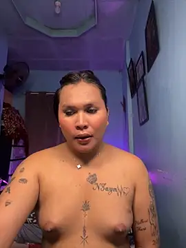 hollynicole online show from April 23, 11:31 am