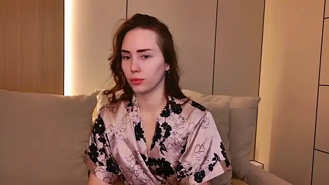 Arielle Vade online show from March 17, 5:22 am