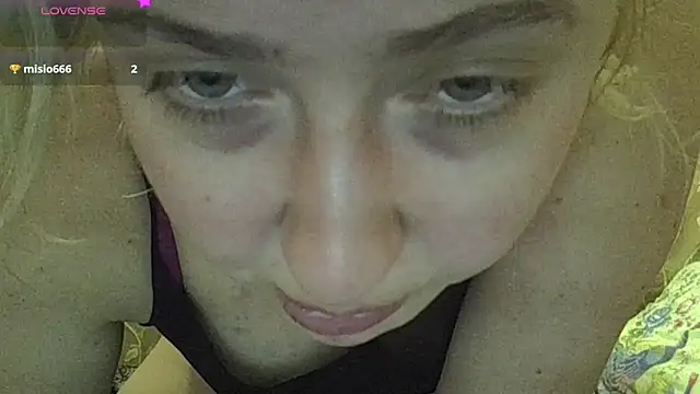 CurvyWild Lady30 online show from February 18, 7:43 pm