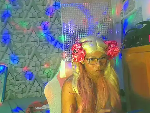 Snapshot of shopiaxox1 chatting on February 18, 1:07 pm shopiaxox1 online show from February 18, 1:07 pm