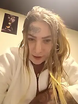 Snapshot of evvys2 chatting on February 11, 3:11 am evvys2 online show from February 11, 3:11 am