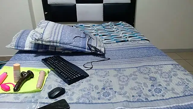 VeronaDimexx online show from March 29, 5:24 pm