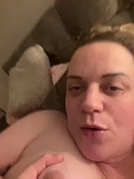 Snapshot of Piper_Milf_36 chatting on February 24, 10:41 pm Piper Milf 36 online show from February 24, 10:41 pm