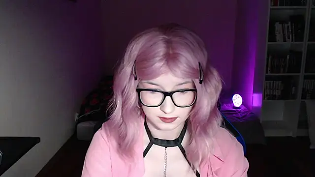 Snapshot of LunaXcherry chatting on March 2, 6:15 pm LunaXcherry online show from March 2, 6:15 pm