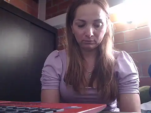 diamondgoddessfeet online show from March 5, 2:07 am