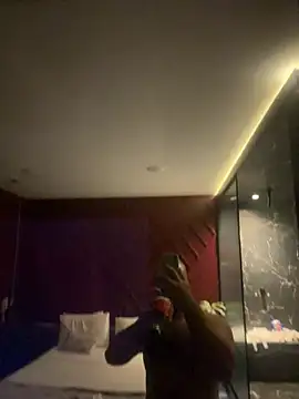 Snapshot of mtgulosinhooo chatting on February 8, 11:52 pm mtgulosinhooo online show from February 8, 11:52 pm