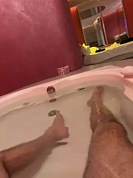 Snapshot of mtgulosinhooo chatting on February 19, 1:01 am mtgulosinhooo online show from February 19, 1:01 am