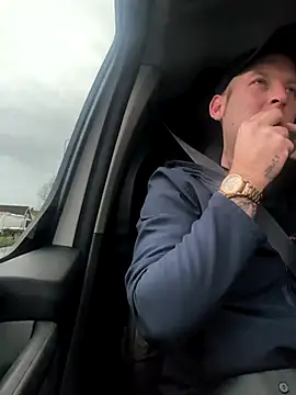 Snapshot of dave32000 chatting on February 20, 9:54 am dave32000 online show from February 20, 9:54 am