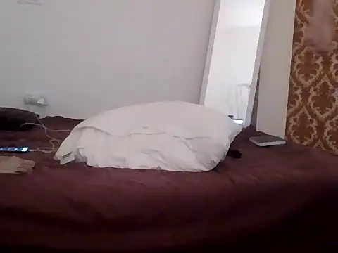 Snapshot of Mickredge chatting on February 9, 12:09 pm Mickredge online show from February 9, 12:09 pm