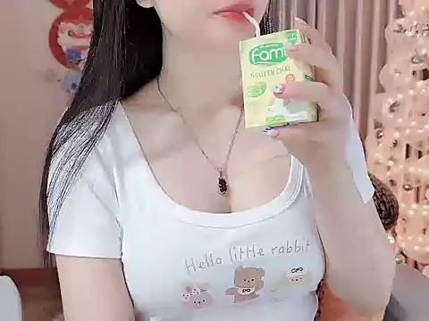 Agnelyn    online show from April 7, 2:01 am