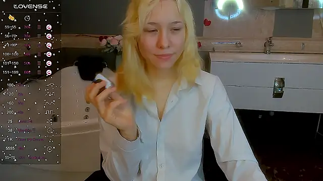 EmilyTrase online show from March 21, 1:10 am