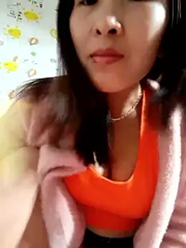 Snapshot of Ella_lee18 chatting on February 18, 2:51 am Ella lee18 online show from February 18, 2:51 am