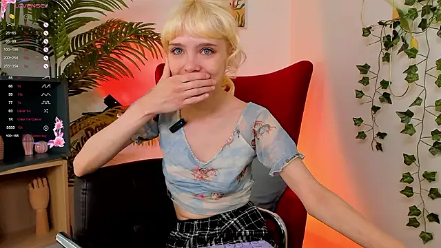 Snapshot of wow_angel chatting on March 2, 7:15 am wow angel online show from March 2, 7:15 am