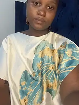 Snapshot of shyNia chatting on February 20, 9:48 pm shyNia online show from February 20, 9:48 pm