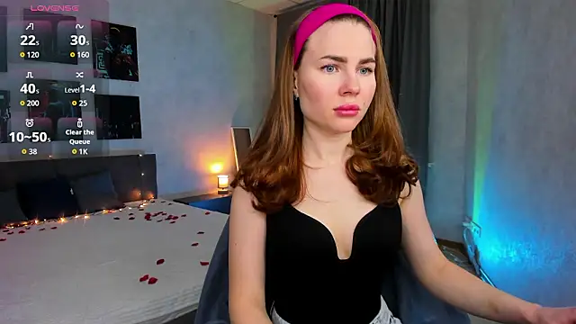 Snapshot of little__isabel chatting on March 3, 1:23 am little isabel online show from March 3, 1:23 am