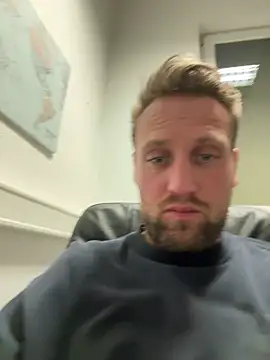 lovefuess online show from February 18, 5:42 pm