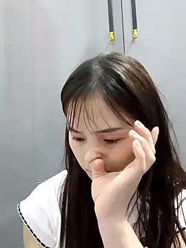 Snapshot of -Dumi- chatting on March 3, 3:18 pm -Dumi- online show from March 3, 3:18 pm