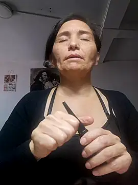 Alexamontiel  online show from February 11, 2:44 pm