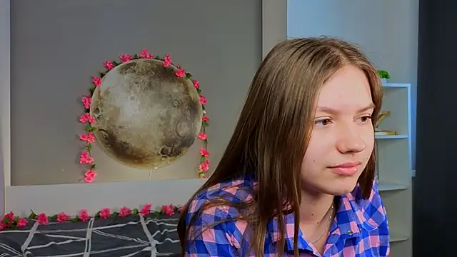 SavannaBomer online show from February 16, 6:20 am