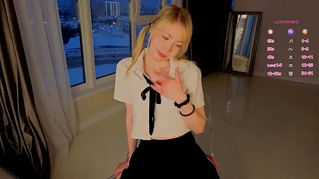 UWU flower online show from March 6, 1:40 pm