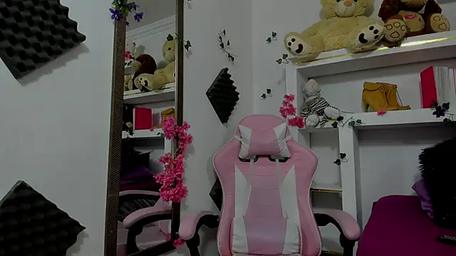 Mayli rose online show from March 3, 7:42 pm