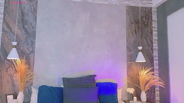 Hannah-Prada online show from March 19, 11:36 am