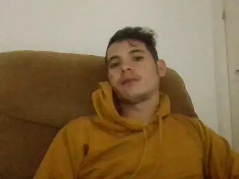 Snapshot of Erostomxxx chatting on February 9, 11:20 pm Erostomxxx online show from February 9, 11:20 pm