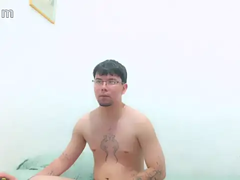 Snapshot of KaiStein chatting on March 4, 5:24 am KaiStein online show from March 4, 5:24 am