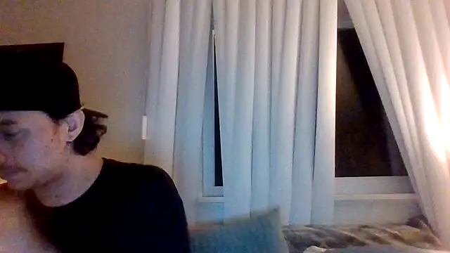 Snapshot of Tallhungandcloudy chatting on February 21, 9:54 am Tallhungandcloudy online show from February 21, 9:54 am